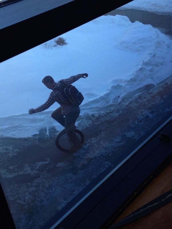 Steinolivia1's tweet photo. Oh you know just heading to class #unicyclestyle http://t.co/Ej5PO9UR3m