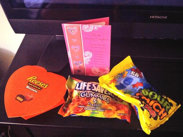 StephhhLangan's tweet image. Mom and dad are great valentines. #candycandycandy