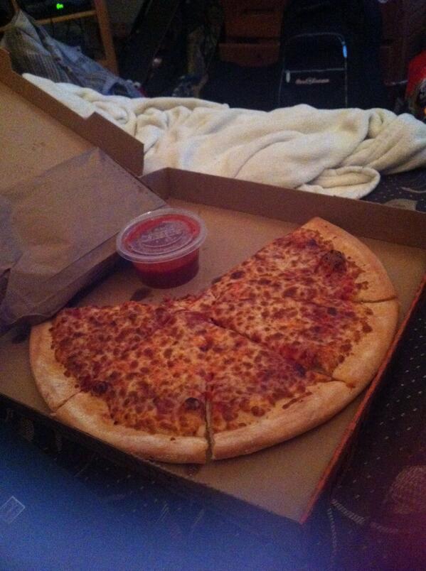 karlabarre's tweet image. Makes me think of @petewentz #pizzaarmy