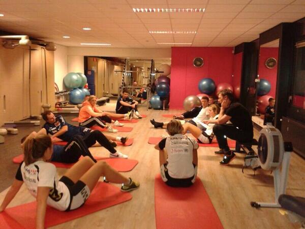 JelmerHornstra's tweet photo. Super training, fanatiek en gericht..... Wij zijn op de goede weg!!! @knkb @KeatsteamYmpuls #friesland #kaatsen http://t.co/04gMWRs3Bx