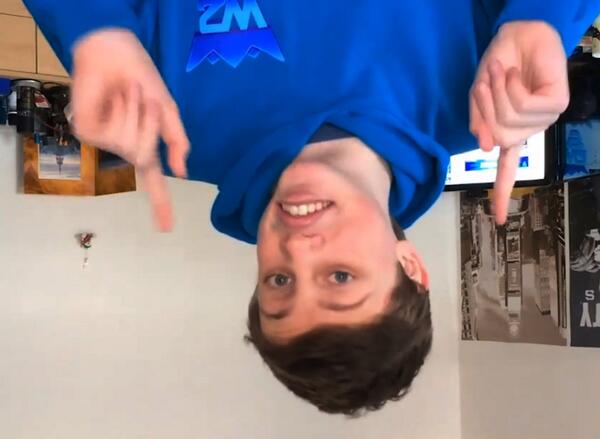 wroetoshaw's tweet photo. IM CRYING xDD Look at this upside down lmaoooo credit to @_SJIHT http://t.co/eV3jvcAiCA