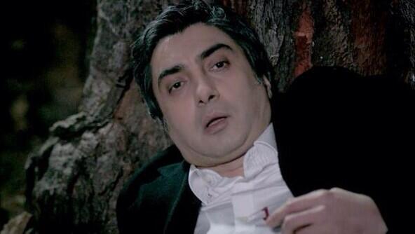 _SasmazNecati's tweet photo. Cahit, Polat'ı vurdu! 
Kalbınden vurulan Polat , bu sefer gerçekten ölecek mi ? 
#KurtlarVadisiPusu #PolatCahit http://t.co/zML7eROaS1