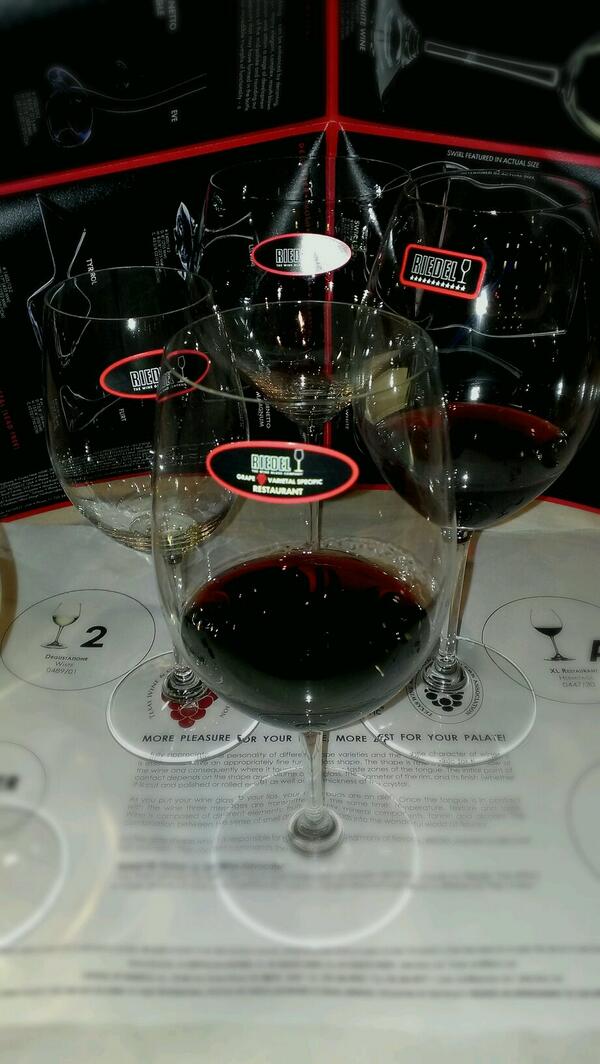 MizBingham's tweet photo. Earlier: delightful @RiedelUSA seminar at #twgga14 #txwine #shapeDoesMatter #illhaveadozen http://t.co/GV35sfMQXG