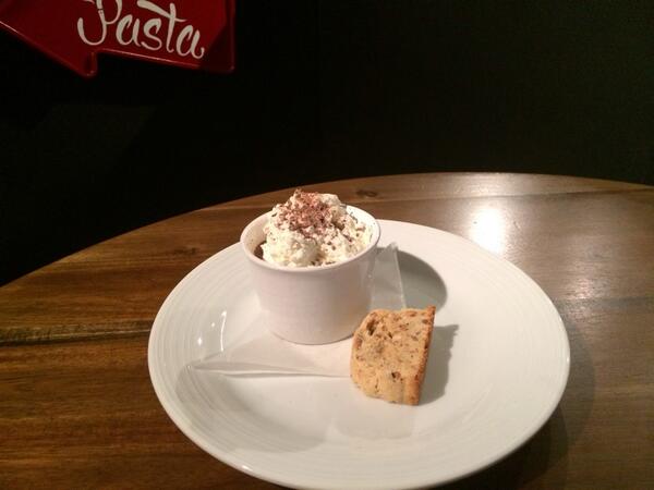 PantaleonesDen's tweet photo. Take the leap this valentines day into a pizza and chocolate buddino with biscotti for dessert! http://t.co/Z5rvJB8pRz