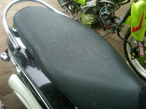 K byongbong te aya huajn abu "<a href="/infogarut/">infogarut</a>: via <a href="/SCikajang/">SEPUTAR CIKAJANG</a> 09:05 wib. Hujan abu terjadi di cikajang, #cuacaGRT "