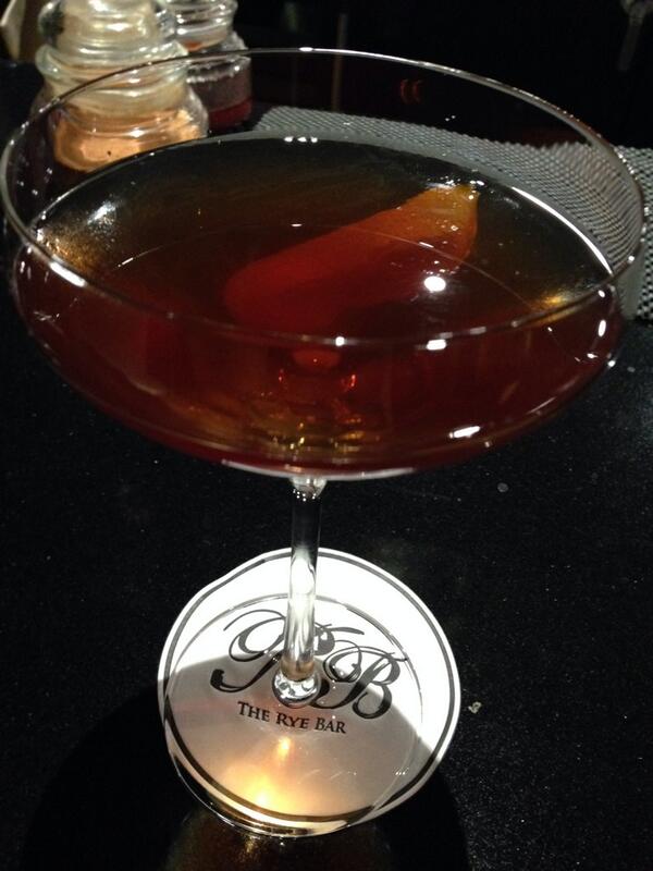 jasoncollins98's tweet photo. This is how you enjoy a last night in DC. W/ a 2 month barrel aged rye manhattan. Thanks @CapellaDC and #ryebar http://t.co/gyGRi7UA8I