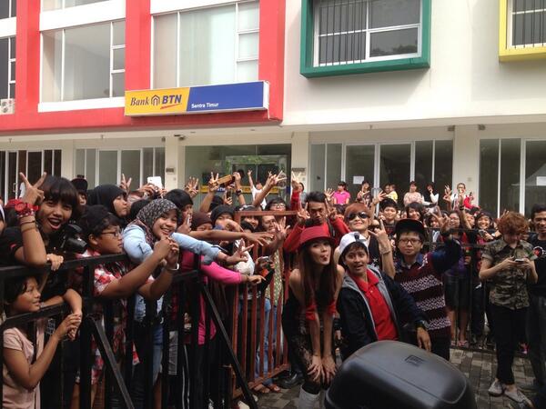 Aradrizki's tweet photo. Thx u yaaa Vsayang http://t.co/XKXu15RSlF