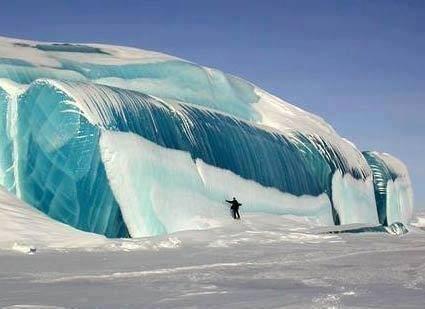 DaleSRogers's tweet image. Frozen Tidal Wave In Antarctica  RT @GoogIeEarthPics #antarctica #frozen #tidalwaves #icy #wow #nature
