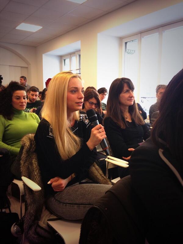 igersItalia's tweet photo. Una amante di Instagram: @jekajk "uso solo instagram, il resto sono imitazioni!" #smwmilan #igersacademy http://t.co/yDyJqucvOe