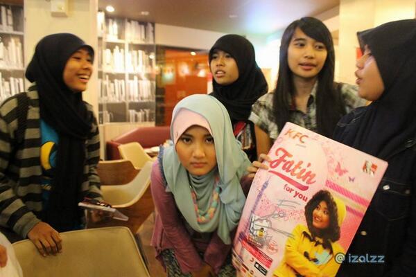 Fatinistic_nice's tweet photo. hahahah... foto ini lucu banget.. :D
@FatinSL http://t.co/nmLFsyUSwa