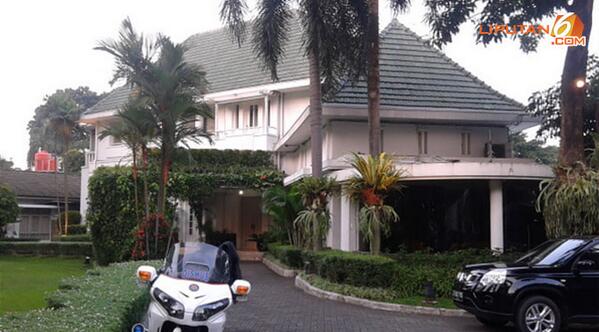 liputan6dotcom's tweet photo. Alat Sadap di Rumah Dinas Jokowi Berbentuk Pulpen http://t.co/IVqpj9RHeM http://t.co/rF9eq2SC8l