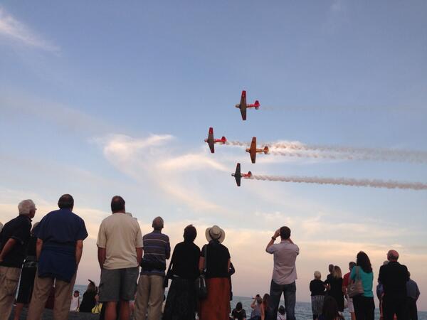 HootersCarHire's tweet photo. RT @pscheuerl Nice first flight show of Art Deco Weekend in #gigatownnapier fantastic weather and party all over town http://t.co/7gonkXmYxq