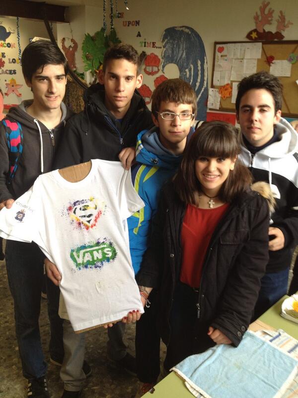 gemmapinillaper's tweet photo. Ole esas camisetas chulaaas! @CesCristorey http://t.co/Xmn4XOZu0m