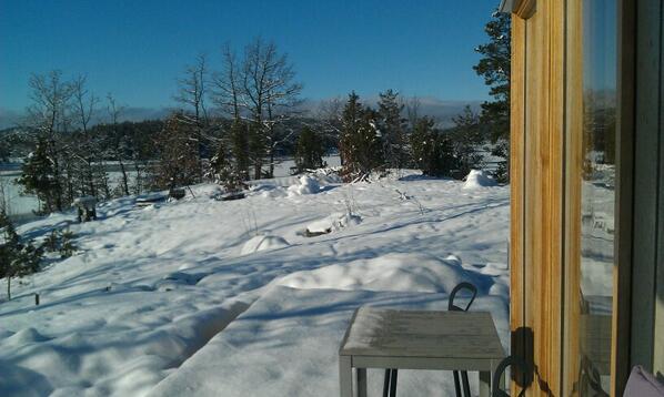 Ingvik70's tweet photo. What a bonus! Lots of new fluffy snow yesterday, zero degrees and stunning sunshine today! Embraced! http://t.co/IN13KTyzLv