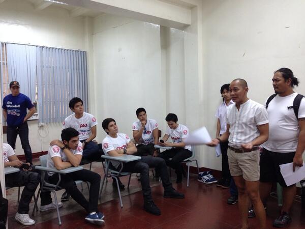 TV5Insider's tweet photo. @TropaMokoUnli Direk @montified briefing the tropa @VinAbrenica @aamarkn @AAAkihiroBlanco @alwynzky &amp; more http://t.co/rDsrM6GVDW
