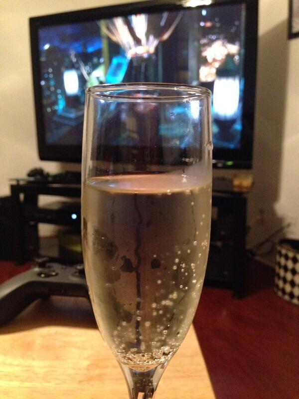 Some #AlmondChampagne & a movie! After a shower I'm about to be #KNOCKEDOUT 😴😴😴