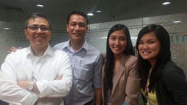 ToniSamson's tweet photo. Selfie with Bossings of Operations! Sir Kim and Sir Ronnie. @misstones_o @SMEG_LOL #SWTB http://t.co/YtcgDsBlqy