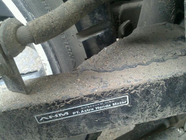 setyaryantio's tweet photo. @infobandung cihampelas nih min hasi abu gn kelud http://t.co/64DBlPehxW