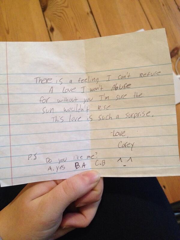 emmaaageee's tweet image. flashback friday to my valentines day in america 😂😂😂