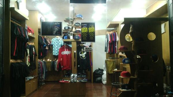 Open now!!!! 
Discount 50% off.
And 20% for other brand
14-28 februari 
Jangan sampai kehabisan.