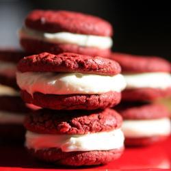 Happy #ValentinesDay everyone! Make someones day with these fab #redvelvet #cookies #nomnom xx
allrecipes.com/Recipe/Dawns-E…