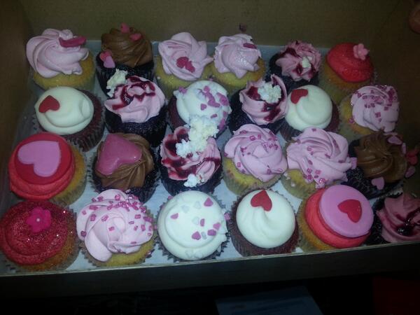 niksgaff's tweet image. CUPCAKES! Thanks @concepglobal!!