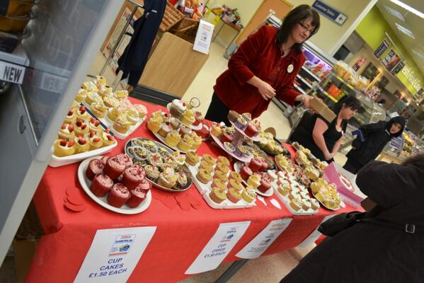 <a href="/r8chjones/">Rachel Jones</a> <a href="/martinsreece/">Martin Reece</a> <a href="/MissKAMason/">Kirsty Telford</a> Great Charity Day at Deeping <a href="/2875deeping/"> market deeping</a>