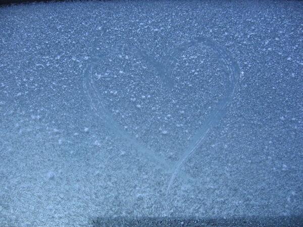 EcotechQuebec's tweet image. ♥ ÉcotechQuébec vous souhaite une St-Valentin emmitouflés,loin du froid OU sous la neige folle, bien au chaud #amour