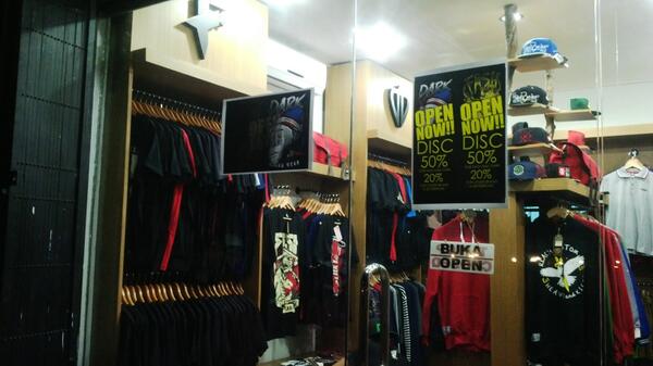 Open now!!!! 
Discount 50% off.
And 20% for other brand
14-28 februari 
Jangan sampai kehabisan..