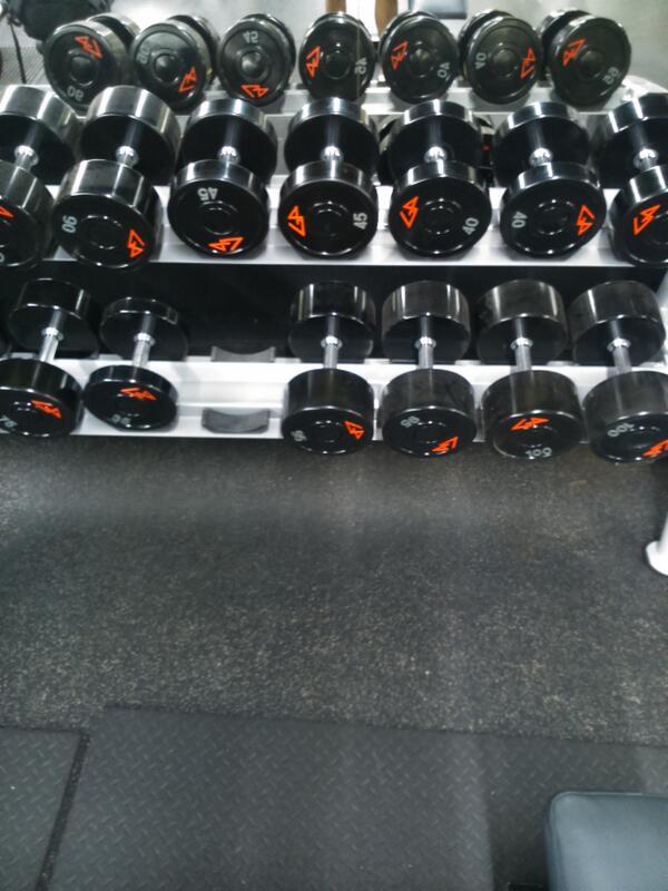 IvanTejada_'s tweet photo. Por fin co$%so despues de muchos tweets y quejas!! @MaxDLeon @GoldsGymRD http://t.co/WAebjDcAc5