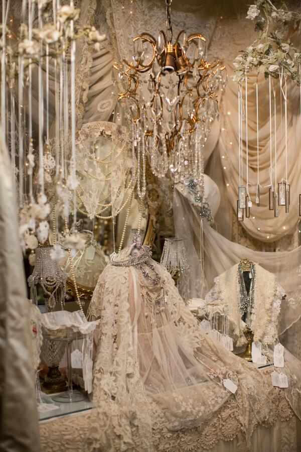 Homes & Antiques tweet media