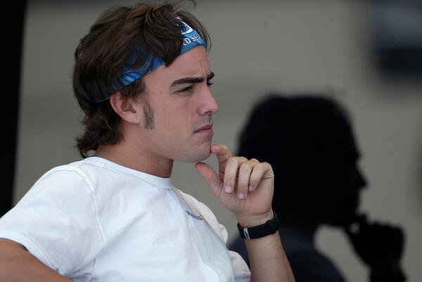 BAH_Int_Circuit's tweet photo. #BahrainGPMoments 2004: A World Champion in the making; @Alo_official looks thoughtful ahead of the 1st GP in Bahrain http://t.co/F3sjbwS8lP