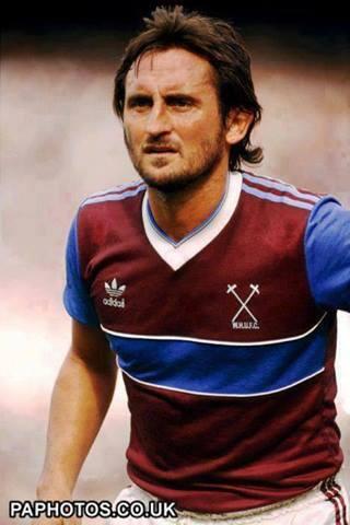 super franky lampard RT <a href="/CFCIndo/">Chelsea FC Indonesia</a>: Ada yang tau ini siapa? :) "