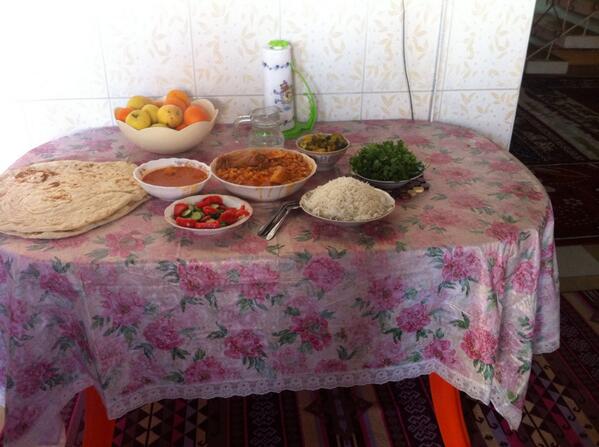 Ebrahem636Malak's tweet photo. @m51027299 اجمل الغداء في العراق وهذا طبخ ماما http://t.co/bHjcbdP9Mn