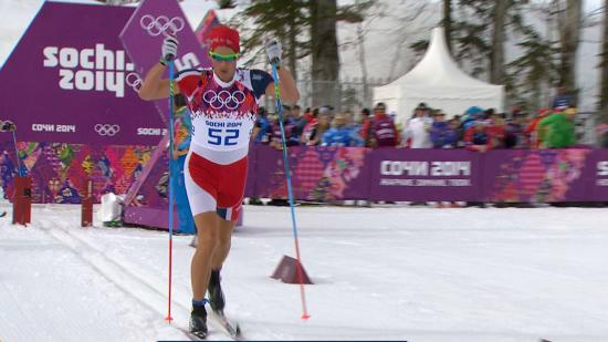 Sommige langlaufers hebben hun kleding aangepast aan de temperatuur in Sotsji. Kijk live: nos.nl/os2014/?bekijk…