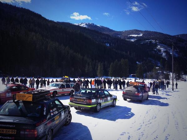 DutchMountains1's tweet photo. “@Sstuart78: In de rij op de slipbaan!! Zin in!! #carbagerun http://t.co/12tKPX0gnd”