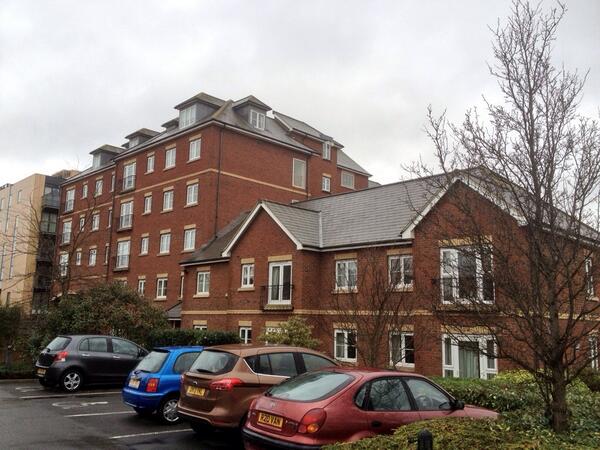 ClearvueWLondon's tweet image. Cleaning this big boy today. #windowcleaning #commercial #carehome #WLondon
