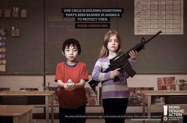 NaturPictures's tweet photo. Por si no lo sabíais, el chico de la foto está incumpliendo la ley en EEUU (los Kinder están prohibidos) la chica,no. http://t.co/wJU4p5WHpV