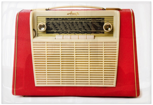 ретро портативка. ретро портативка. игровая приставка sup gamebox plus 400 игр. радиоприемник dc1141b. портативная ретро игровая приставка 900 игр 32 bit.