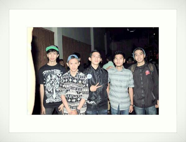 STOPTHISSUNDAY's tweet photo. This is us ! Stop This Sunday ! (: cc : @purecepot @firzafrnanda @TrendyAnugrah @khairi_ramadhan &amp; Teguh Darmawab http://t.co/1w5LFaENWC