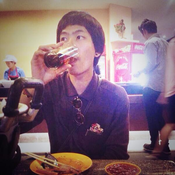 beer27038's tweet photo. อยากมีคนเคียงข้าง ^^ http://t.co/qfGMNzLHZw