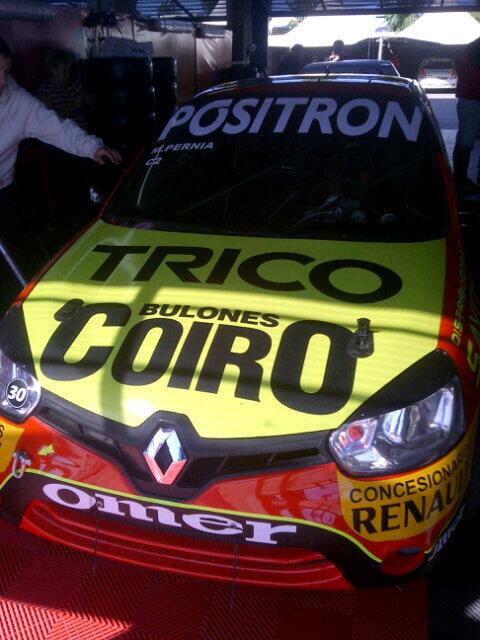 PerniaMariano's tweet photo. El auto de frente con los amigos de @PositronArg http://t.co/QbQ8QezxTY