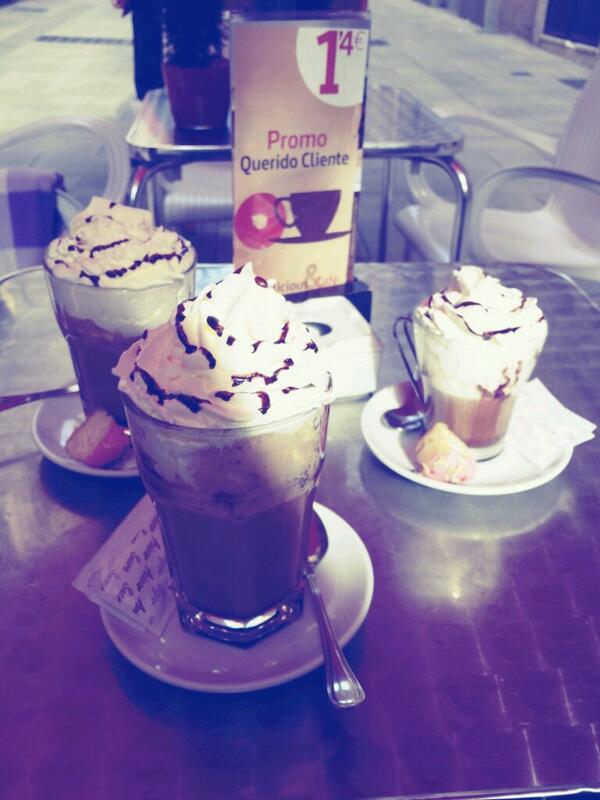 nvilamajor's tweet photo. El bon postree!😋😋😋 @MartaDelgado96 @gloriiia6 http://t.co/628Lc5CTUt