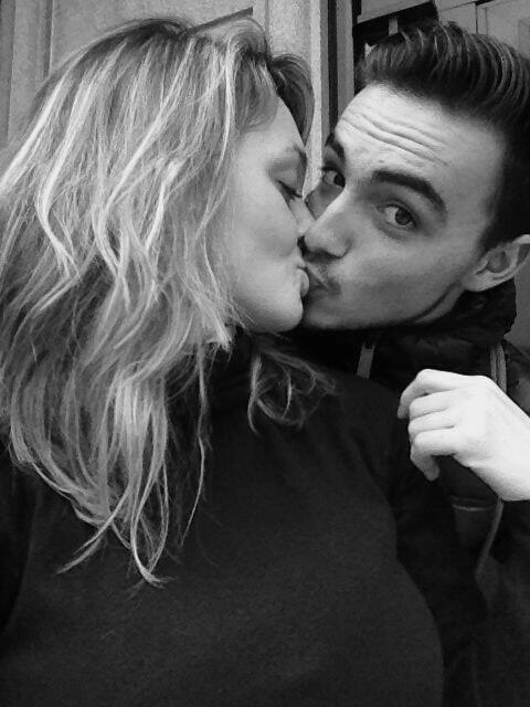 JulitoAGV92's tweet photo. Que bonito cuando conoces a alguien que marca una diferencia en tu vida. Feliz #SanValentín ♥ http://t.co/Fhxxa32CqP