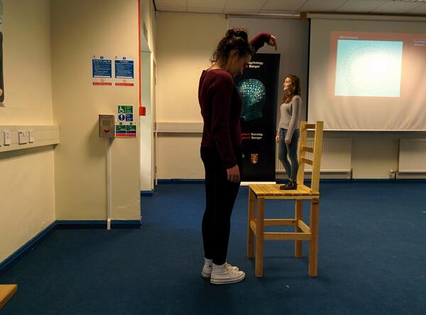 tnchun's tweet photo. @PsychBangor Buchet Chair Illusion http://t.co/B4qovTRr3N