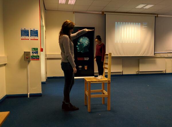tnchun's tweet photo. @PsychBangor Buchet Chair Illusion 2 http://t.co/xgYNLSPlK4