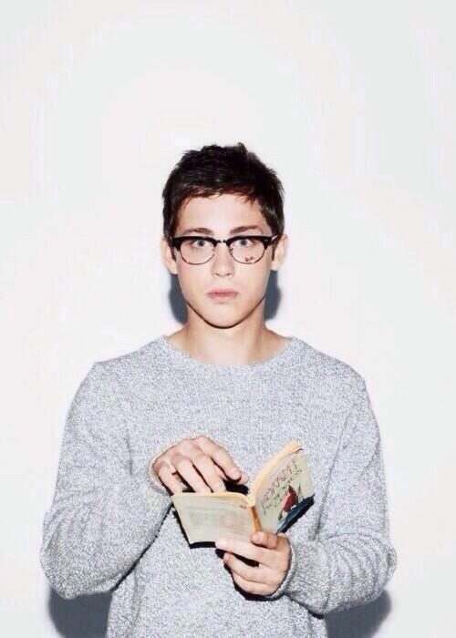 themalehotties's tweet photo. logan lerman. http://t.co/aQiX2qiAdc