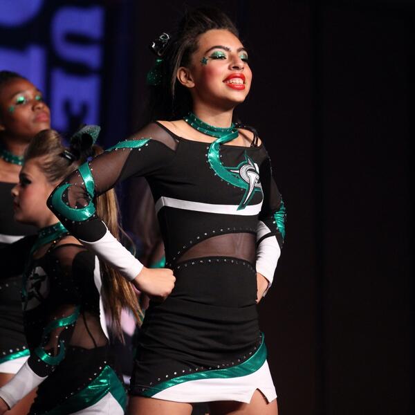 EagleyePics's tweet photo. Thoughts and prayers go out to family and friends of this beautiful girl, Jewel. #RIP #cheerforceSD #Wr4th http://t.co/UOW9j5ZEg0