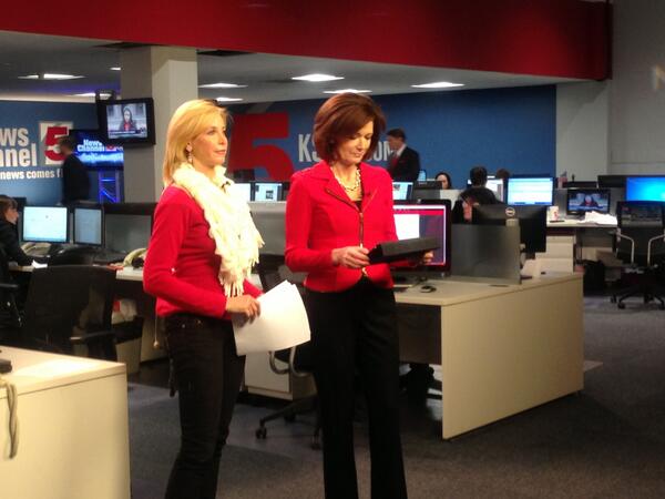ksdknews's tweet photo. February is Heart Awareness Month. @leisazigman & @kayquinn are wearing red for #ValentinesDay & #GoRedChallenge. http://t.co/eN67n4Rz9c
