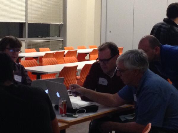 CocoaHeadsLA's tweet photo. Another pic from our meeting last night. http://t.co/awJiwPDDNp